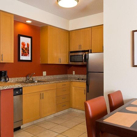 Residence Inn Kansas City Airport Экстерьер фото