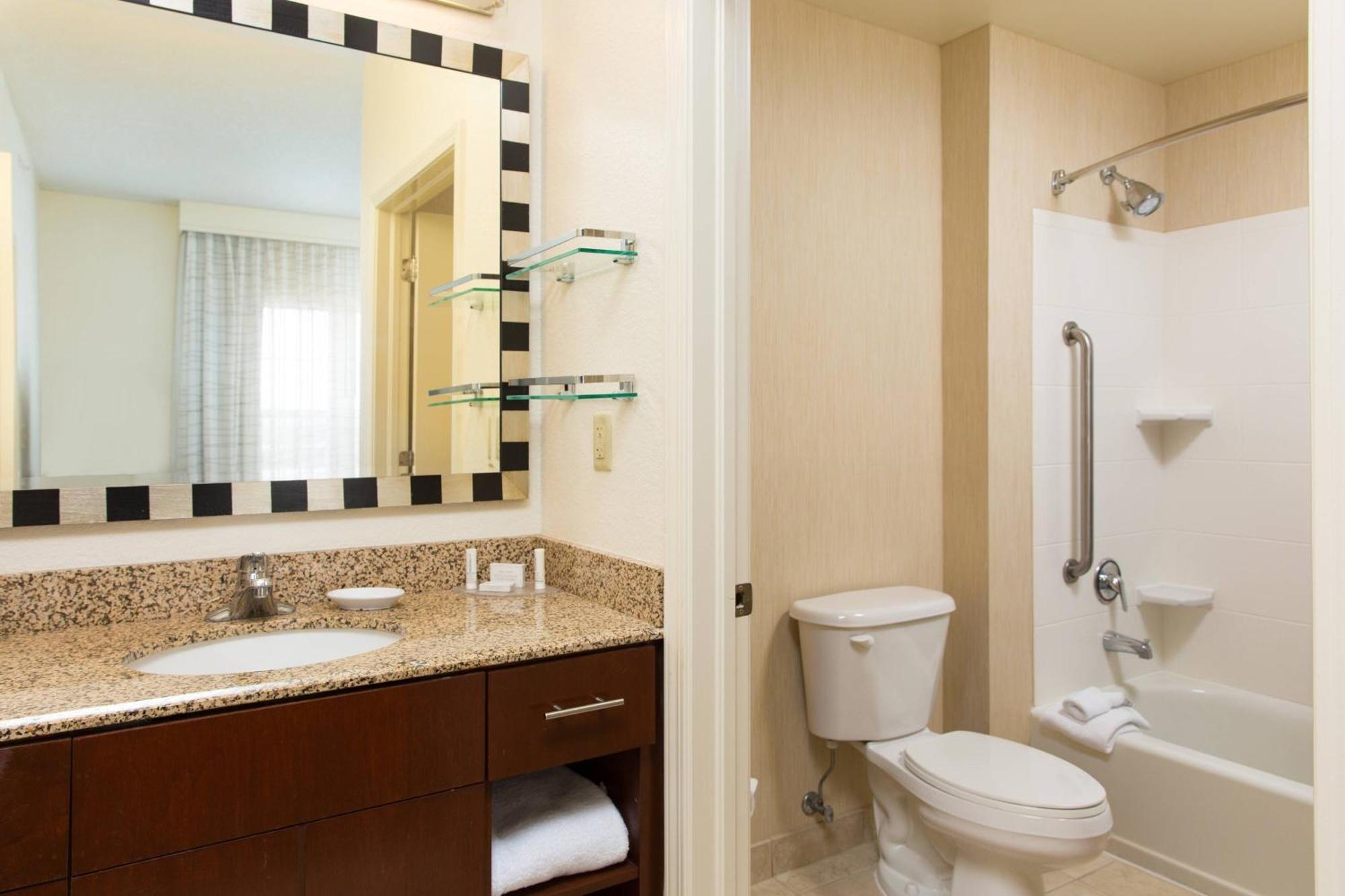 Residence Inn Kansas City Airport Экстерьер фото